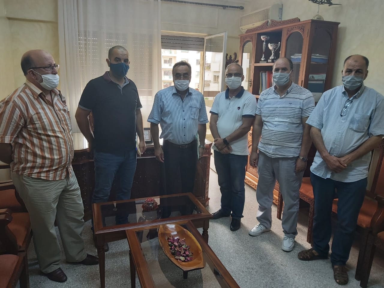 طنجة رئيس غرفة الصناعة التقليدية لجهة طنجة تطوان الحسيمة يجتمع مع طنجة رئيس غرفة الصناعة التقليدية لجهة طنجة تطوان الحسيمة يجتمع مع